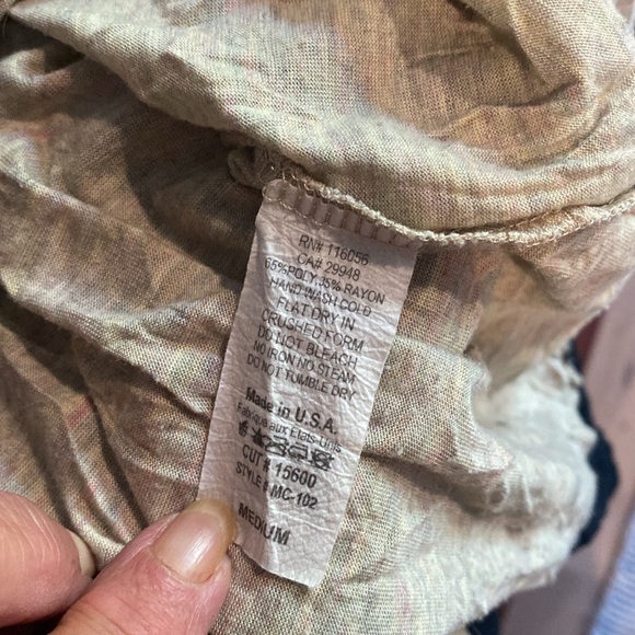 Black and tan top - Picture 4 of 4